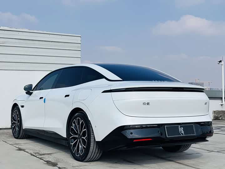 Фото 7 - Zeekr 007