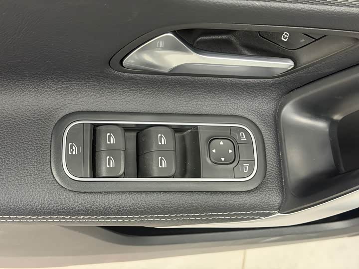 Фото 9 - Mercedes-Benz A-Class