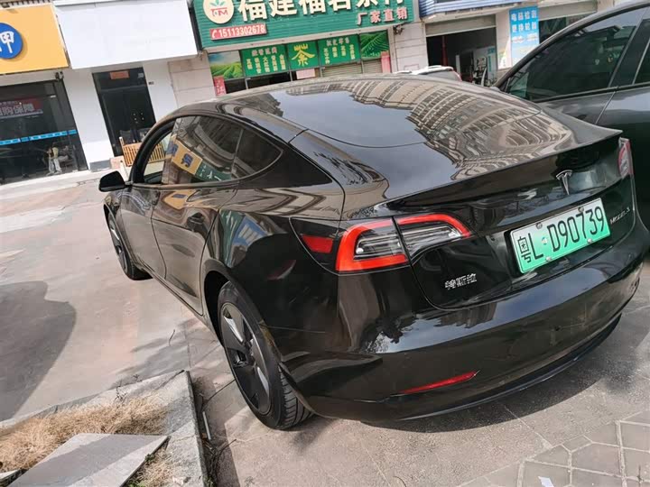 Фото 5 - Tesla Model 3