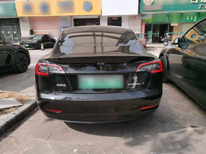 Фото 6 - Tesla Model 3