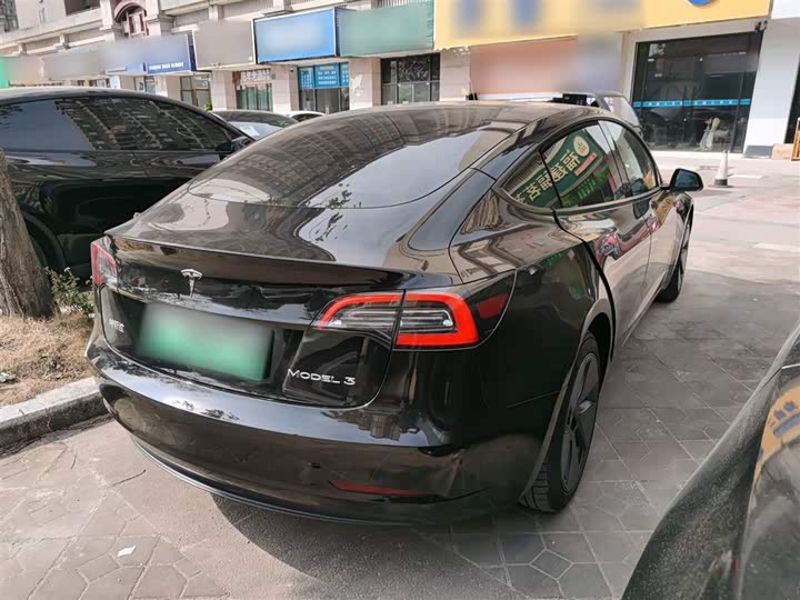 Фото 7 - Tesla Model 3