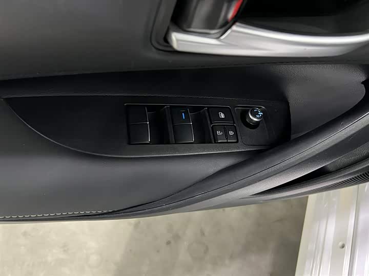 Фото 9 - Toyota Corolla