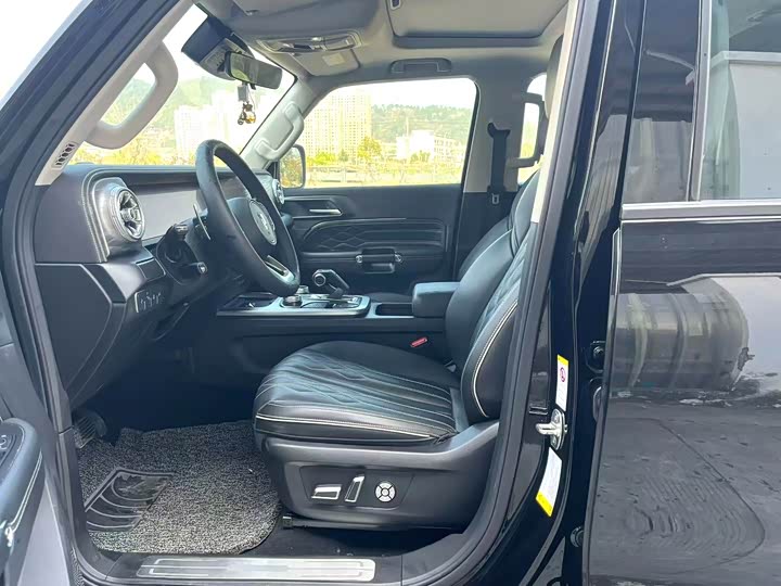 Фото 3 - Tank 300