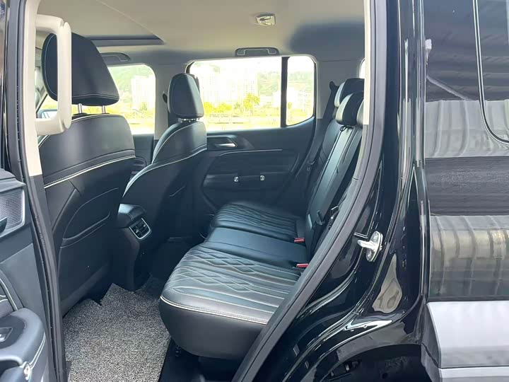 Фото 4 - Tank 300