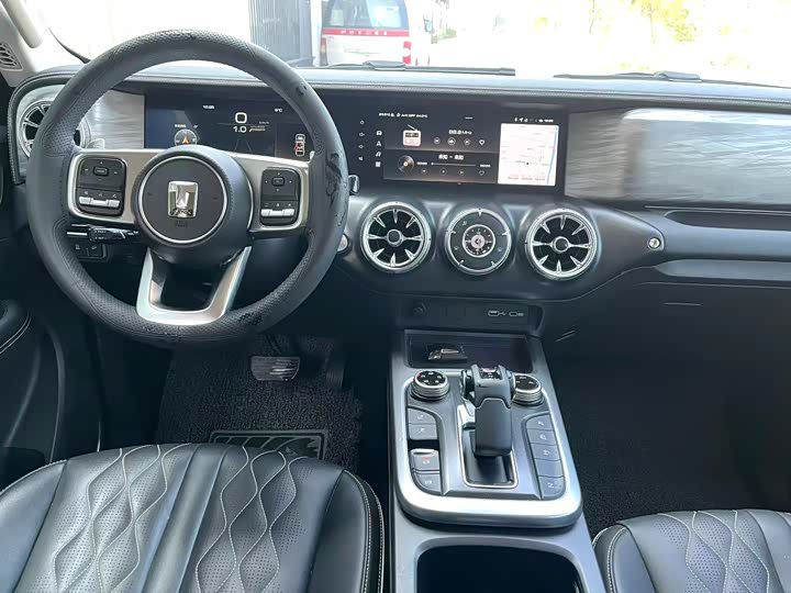 Фото 5 - Tank 300