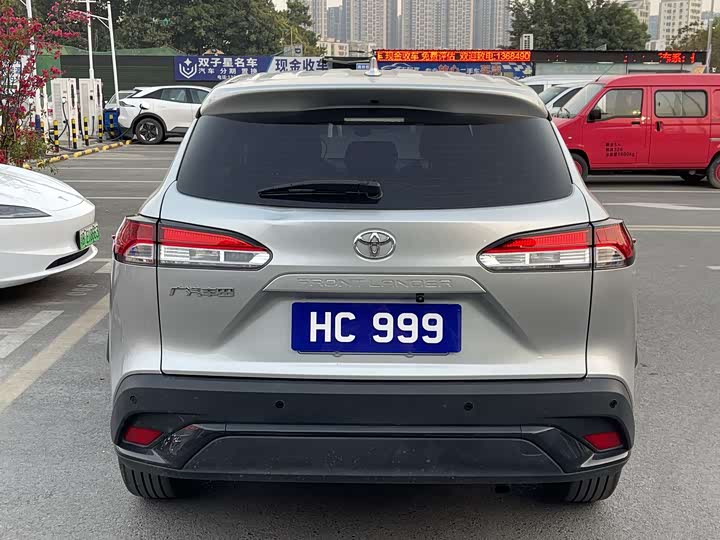 Фото 6 - Toyota Wildlander