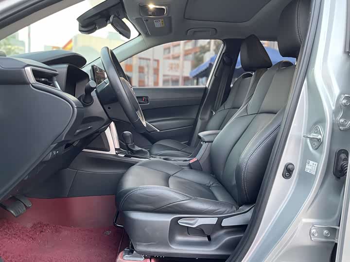 Фото 8 - Toyota Wildlander