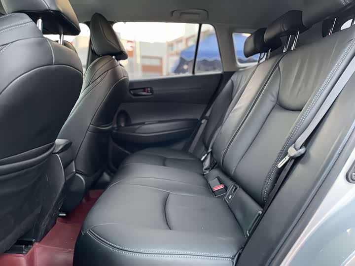 Фото 9 - Toyota Wildlander