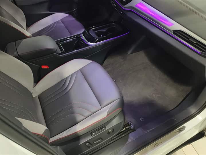 Фото 8 - Volkswagen ID.4 Crozz