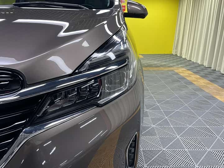 Фото 7 - Buick GL8 ES