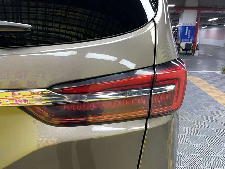 Фото 9 - Buick GL8 ES