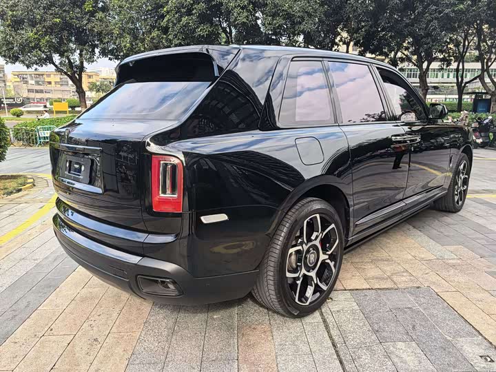 Фото 5 - Rolls-Royce Cullinan
