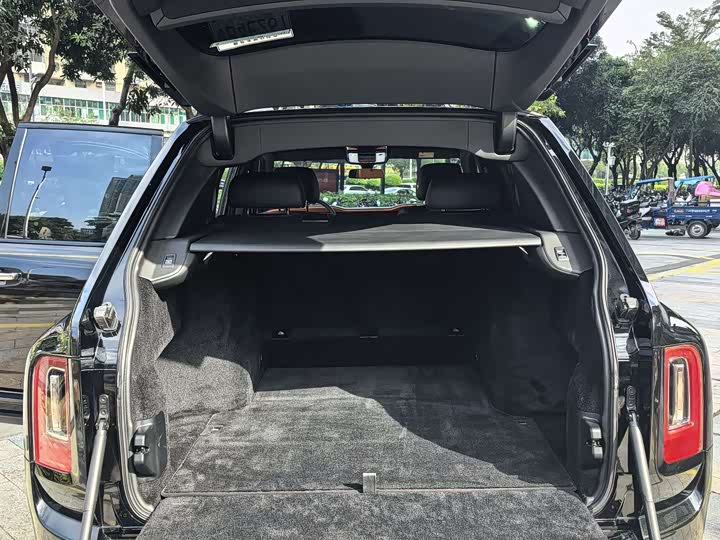 Фото 7 - Rolls-Royce Cullinan