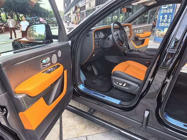 Фото 9 - Rolls-Royce Cullinan