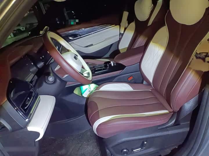 Фото 8 - Geely Monjaro