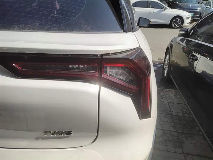 Фото 8 - Geely Geometry E Firefly