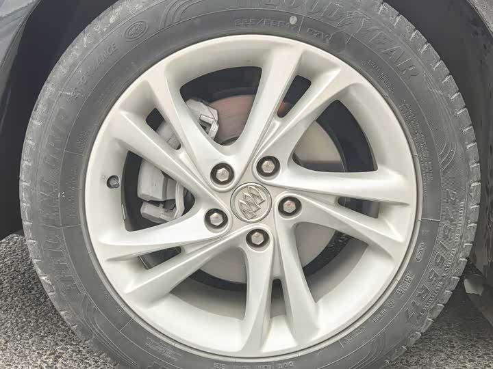 Фото 2 - Buick Regal