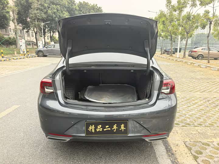 Фото 9 - Buick Regal