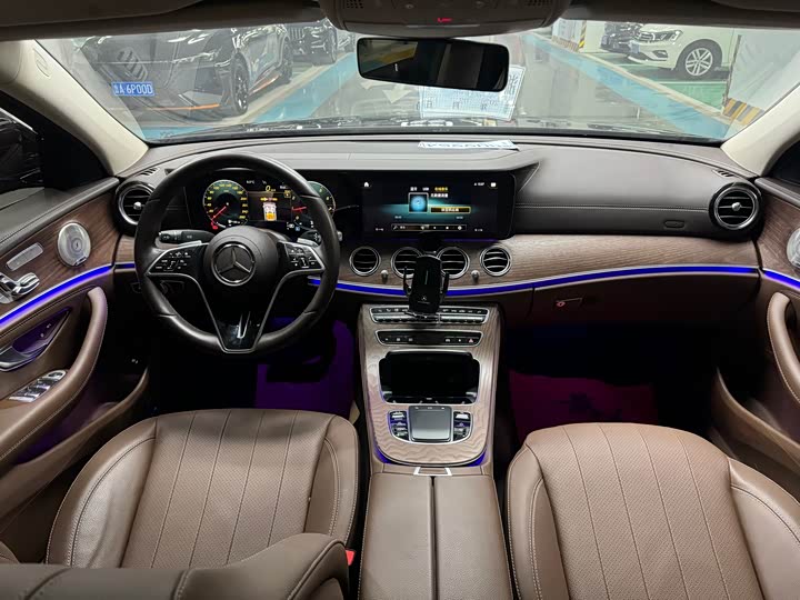 Фото 8 - Mercedes-Benz E-Class