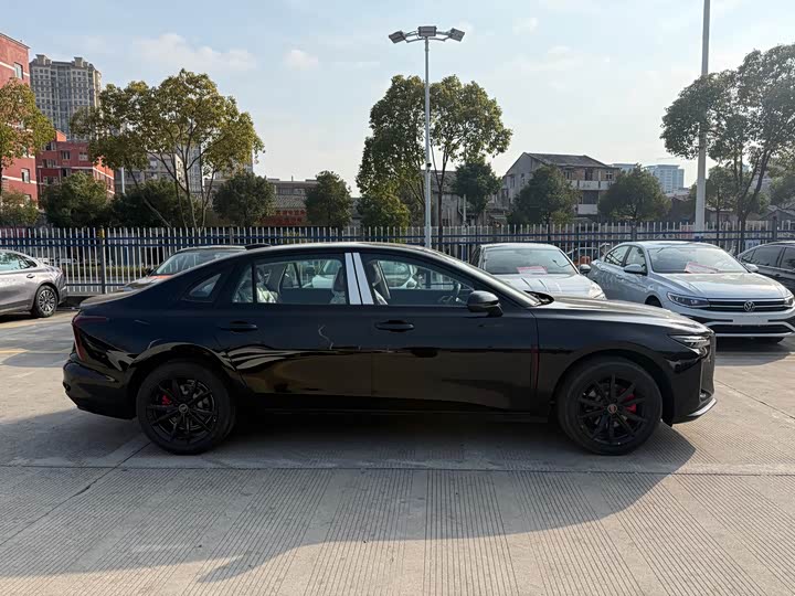 Фото 7 - Hongqi H5