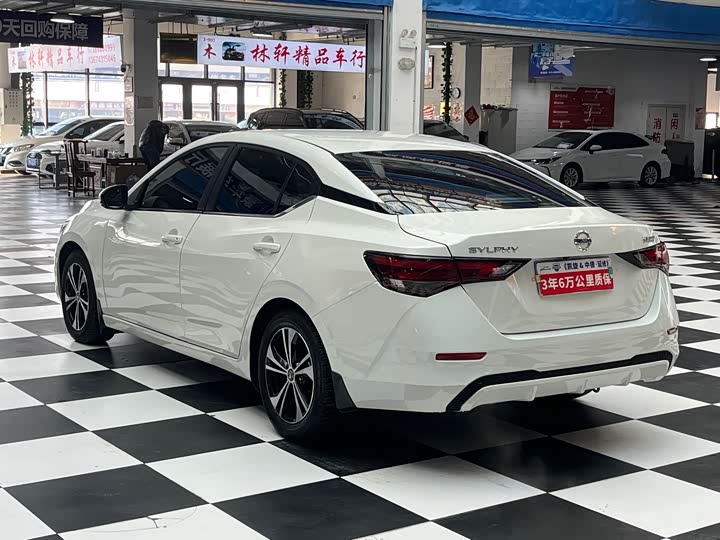 Фото 4 - Nissan Sylphy