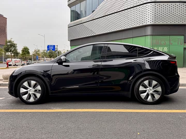 Фото 7 - Tesla Model Y