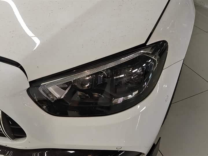 Фото 5 - Mercedes-Benz E-Class