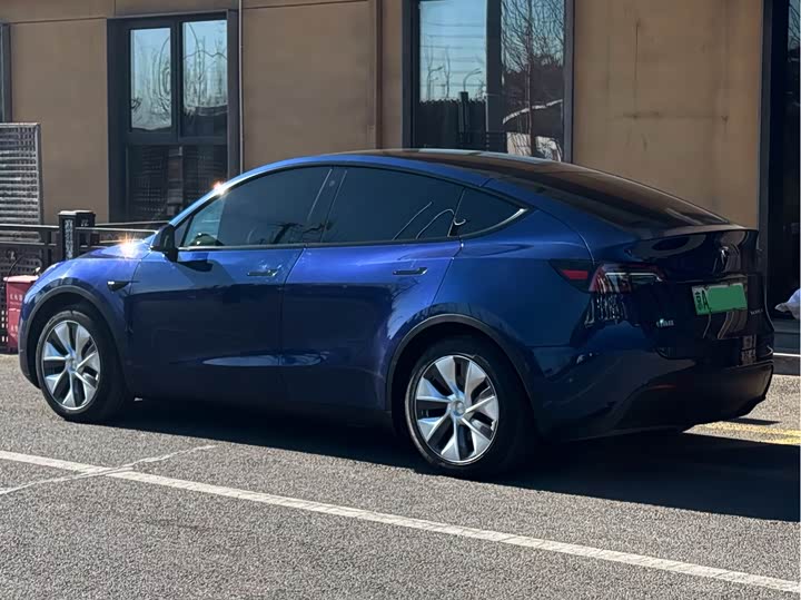 Фото 3 - Tesla Model Y