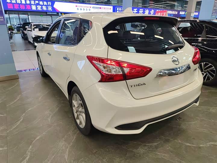 Фото 5 - Nissan Tiida