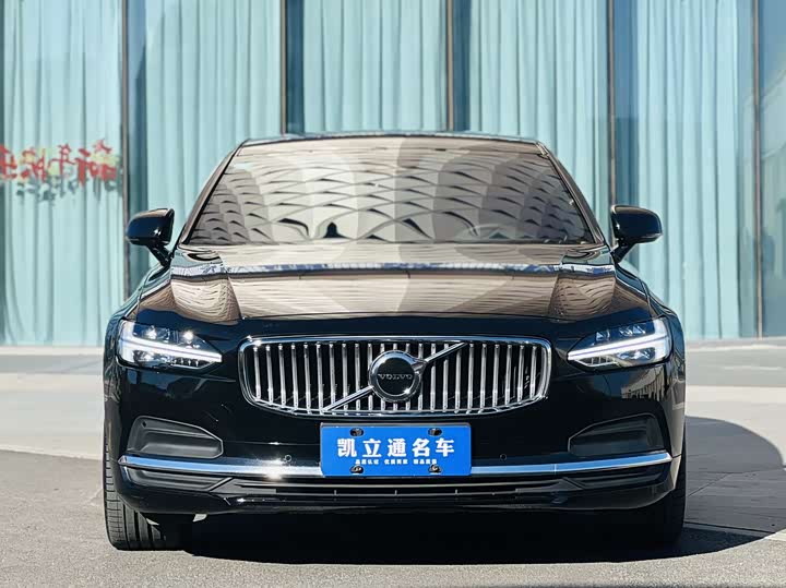 Фото 2 - Volvo S90
