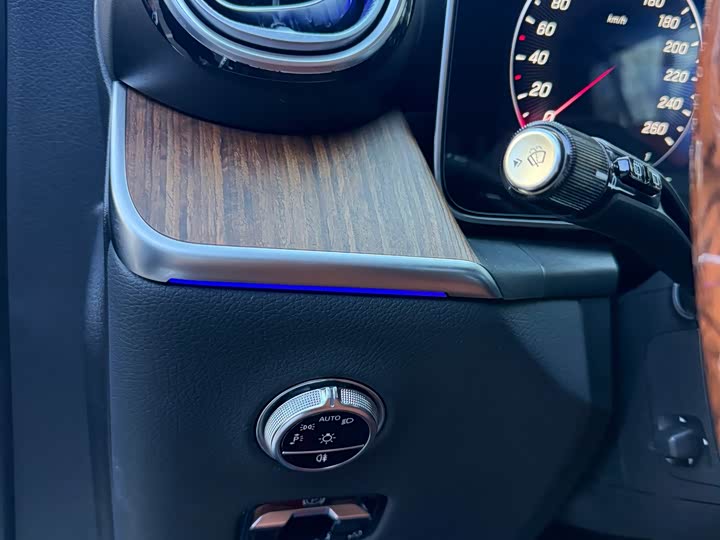 Фото 7 - Mercedes-Benz GLC-Class