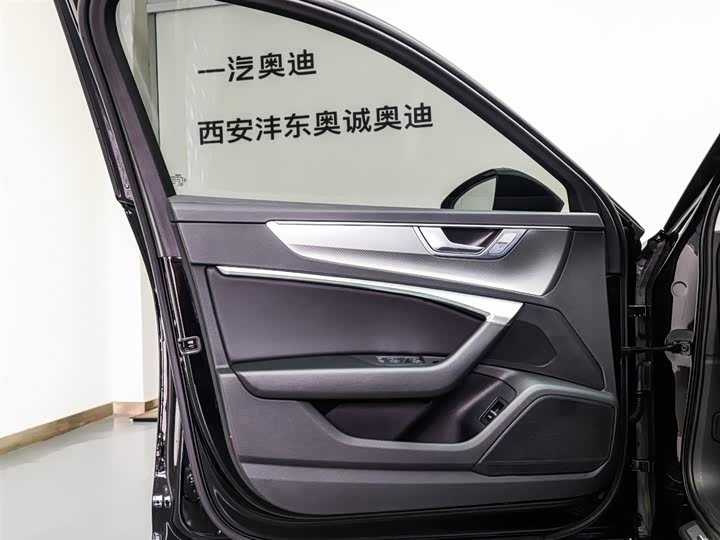 Фото 9 - Audi A6L