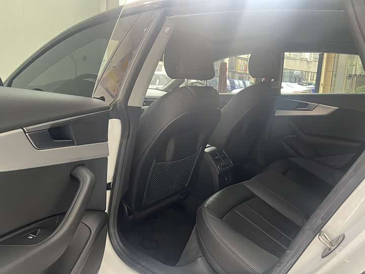 Фото 5 - Audi A5