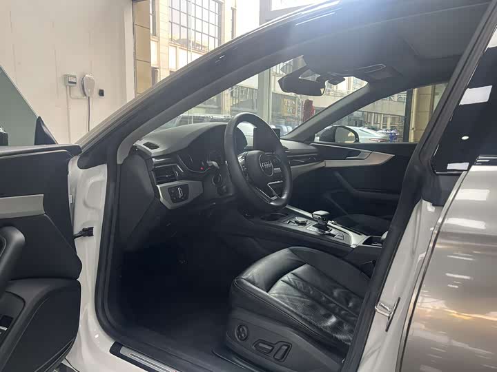 Фото 6 - Audi A5