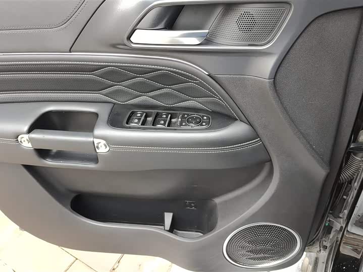 Фото 7 - Tank 300