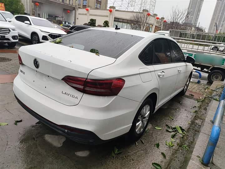 Фото 7 - Volkswagen Lavida