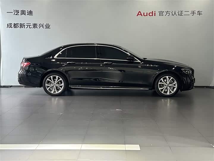 Фото 3 - Mercedes-Benz E-Class