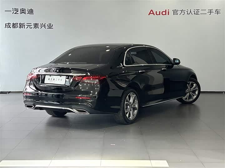 Фото 4 - Mercedes-Benz E-Class