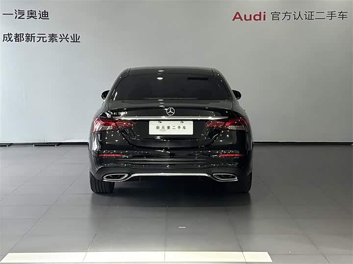 Фото 5 - Mercedes-Benz E-Class