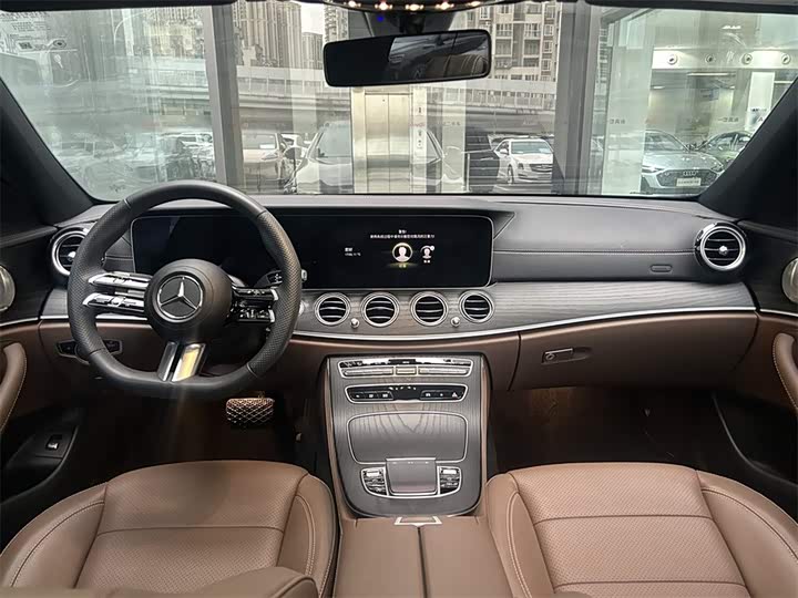 Фото 6 - Mercedes-Benz E-Class