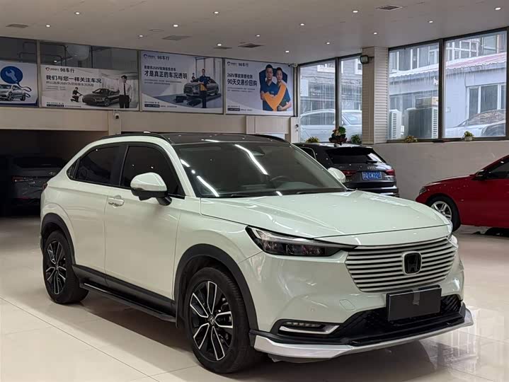 Фото 3 - Honda Vezel