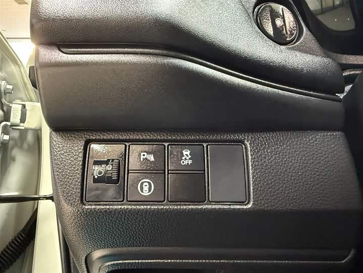 Фото 9 - Honda Vezel