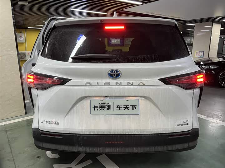 Фото 4 - Toyota Sienna