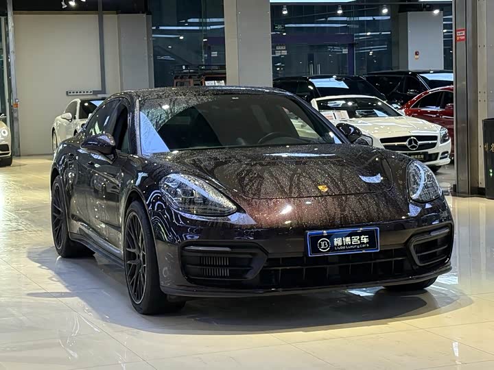 Фото 3 - Porsche Panamera