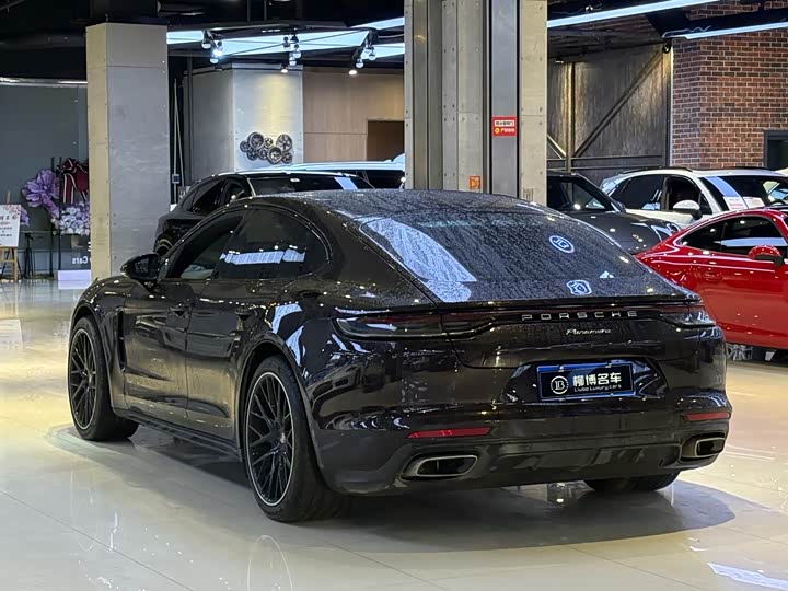 Фото 6 - Porsche Panamera