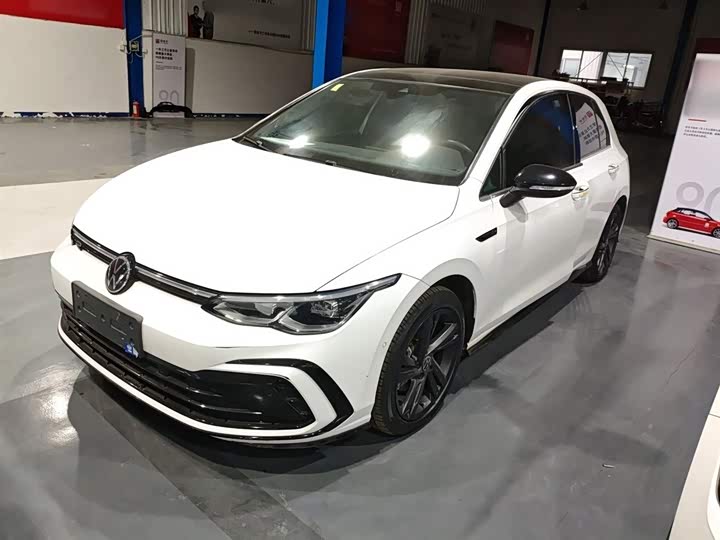 Фото 2 - Volkswagen Golf