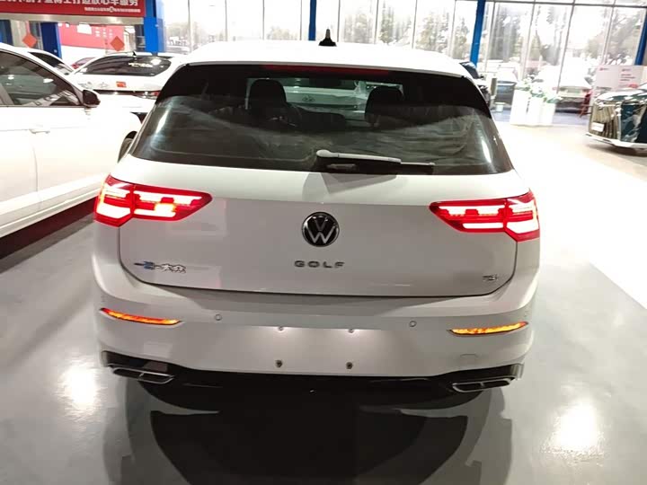 Фото 6 - Volkswagen Golf