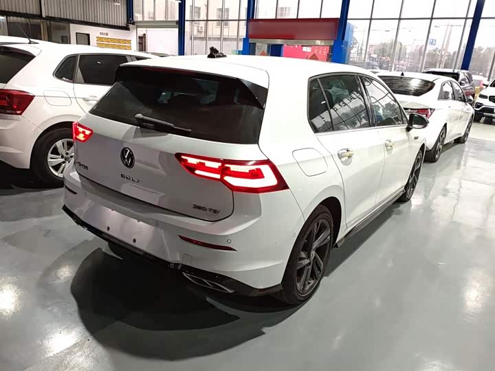 Фото 7 - Volkswagen Golf