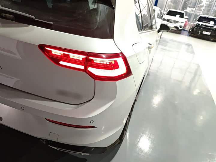 Фото 8 - Volkswagen Golf