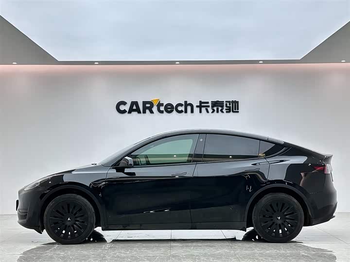 Фото 2 - Tesla Model Y